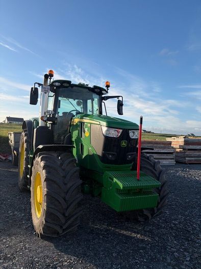 John deere 220m