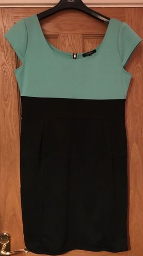 Ladies Dress Size 16 Green and Black