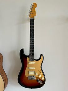 Fender Stratocaster Ulta II, HSS, Ultraburst finish