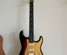 Fender Stratocaster Ulta II, HSS, Ultraburst finish