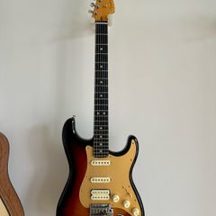 Fender Stratocaster Ulta II, HSS, Ultraburst finish