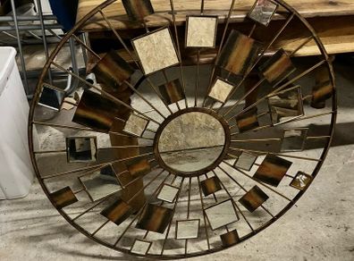 Round mirror