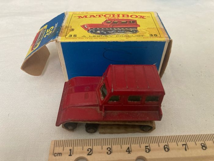 Matchbox 35. Snow-trac. 1964. In box. Missing tracks, price reflects.