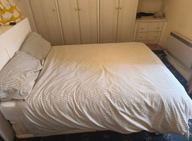 Duvet cover, 2 pillow, 2pillow covers and fitted sheet