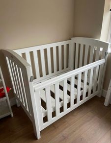 Baby crib