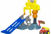 Tonka Chuck &amp; Friends Power Playard Crazy Crane Stunt - monster truck, kids car