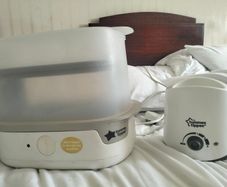 Tommee Tippee Bundle: Electric Steam Sterilizer & Bottle Warmer