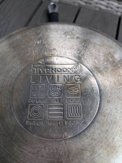 Stainless steel pot