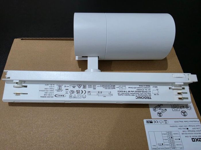 NEKO Lighting ROXY S-15W professional LED track light