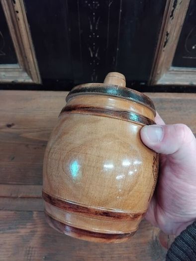 Vintage wood container 8