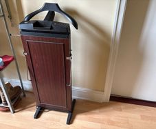 Valet stand