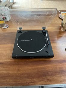 Audio Technica turntable with Bluetooth