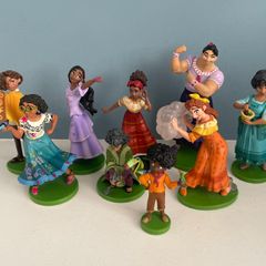 Encanto Disney figures in great condition
