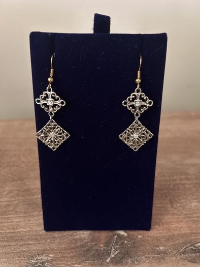 earrings-gold tone