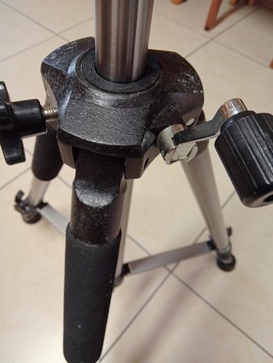 TRAVELER / 156cm Aluminium Tripod