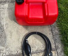 Outboard fuel tank