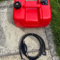 Outboard fuel tank