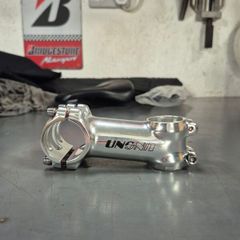 Unon stem