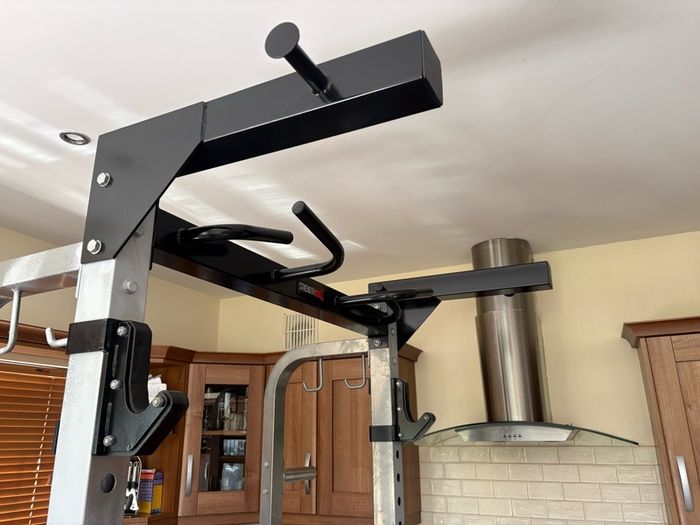 Unbelievable Commercial 450 Kilogram Rated Power Squat Rack Woth 10 X Weight Plate Storage Racks, 2 X Barbell Holders, Chin Up And Resistance Band Points!!!