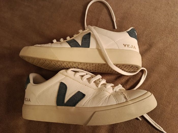 Veja trainers size 6