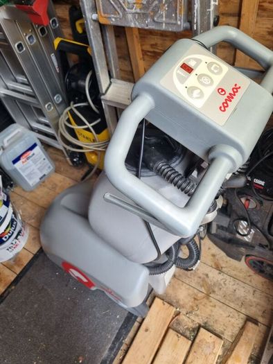 industrial cleaning machine