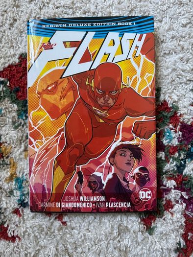 The Flash: The Rebirth Deluxe Edition Book 1