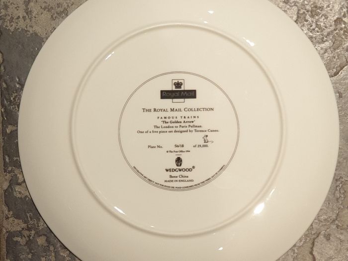 Wedgwood Royal Mail "Golden Arrow" Wall Plate