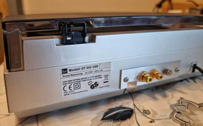 Dual DT 200 Turntable, 33/45 rpm, Full working.