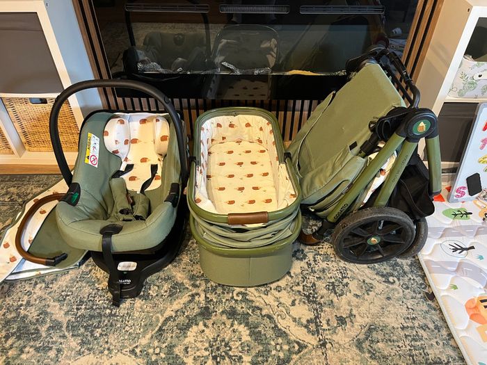 Pram and Car Seat - Cosatto System Full Set