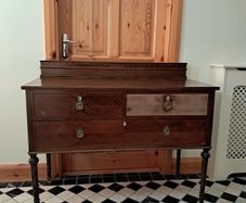 Bedroom dresser/ chest of drawers