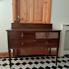 Bedroom dresser/ chest of drawers