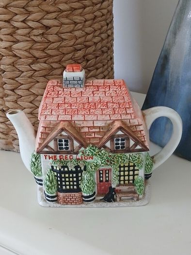 Annie Rowe Red Lion Teapot