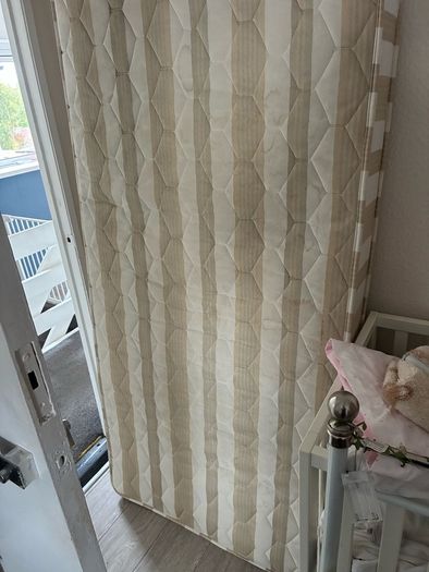Single bed mattress