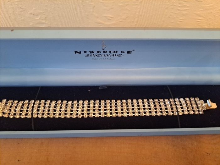 Newbridge Silverware crystal band bracelet