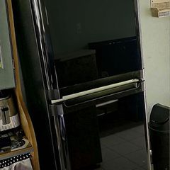 INDESIT Black Fridge Freezer