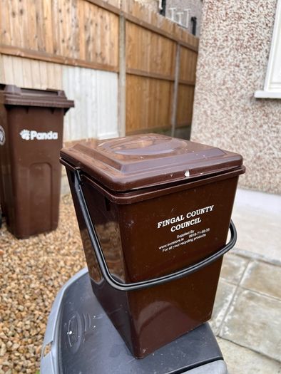 Rubish bin
