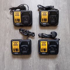DeWalt dcb115 Charger (New)