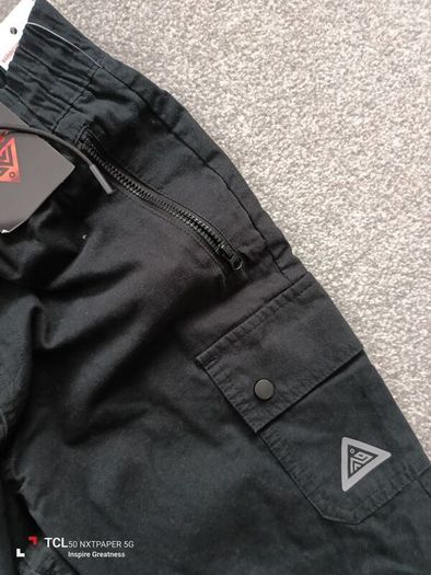 NEW.boy's trousers.age 11/12