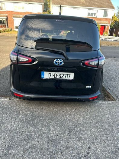 Toyota Sienta 2017