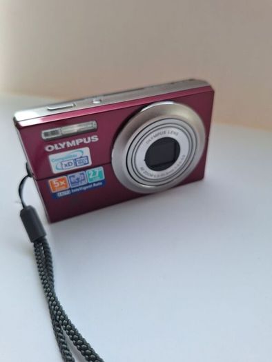 Olympus FE-5010 12MP Digital Camera