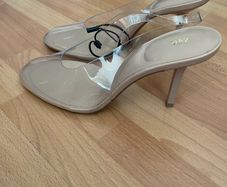 Shoe