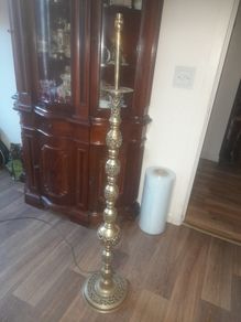 A Beautiful Genuine Old Brass Well Detailed Standard Lamp
