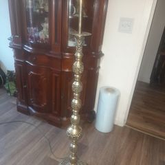 A Beautiful Genuine Old Brass Well Detailed Standard Lamp