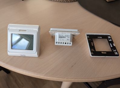 Pair of joule E91.713 thermostats