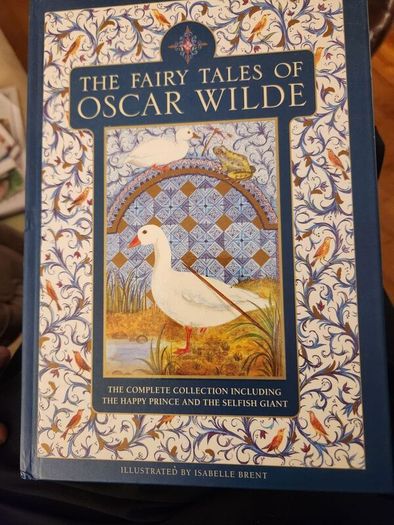THE FAIRY TALES OF OSCAR WILDE. ILLUSTRATED BY ISABELLA BRENT. Beautiful illustrated large volume hardback in very good condition.
