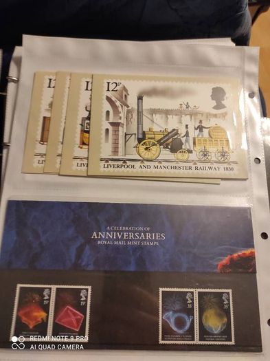 Stamp album UK's Presentation packs x 100