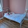 2 x single beds Image 3