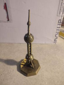 Metal Shanghai Oriental Pearl TV Tower Model