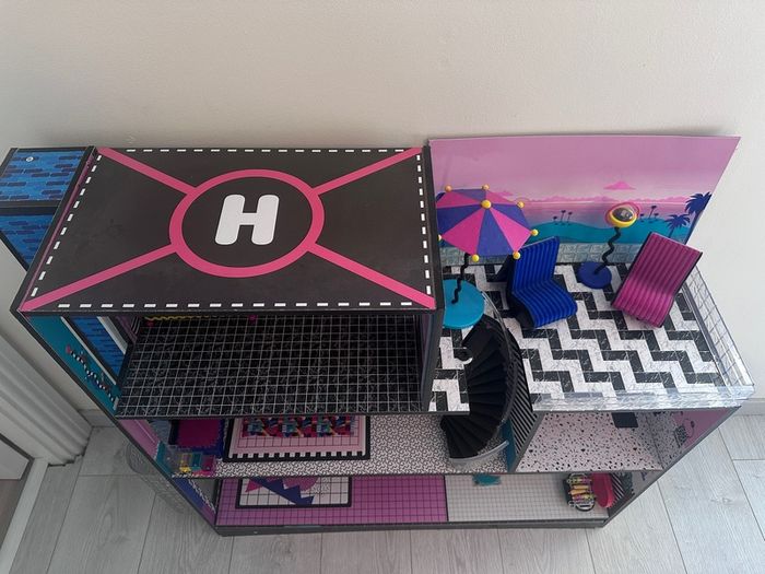LOL dollhouse