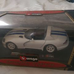Burago 1993 Dodge Viper Scale Model 1-24